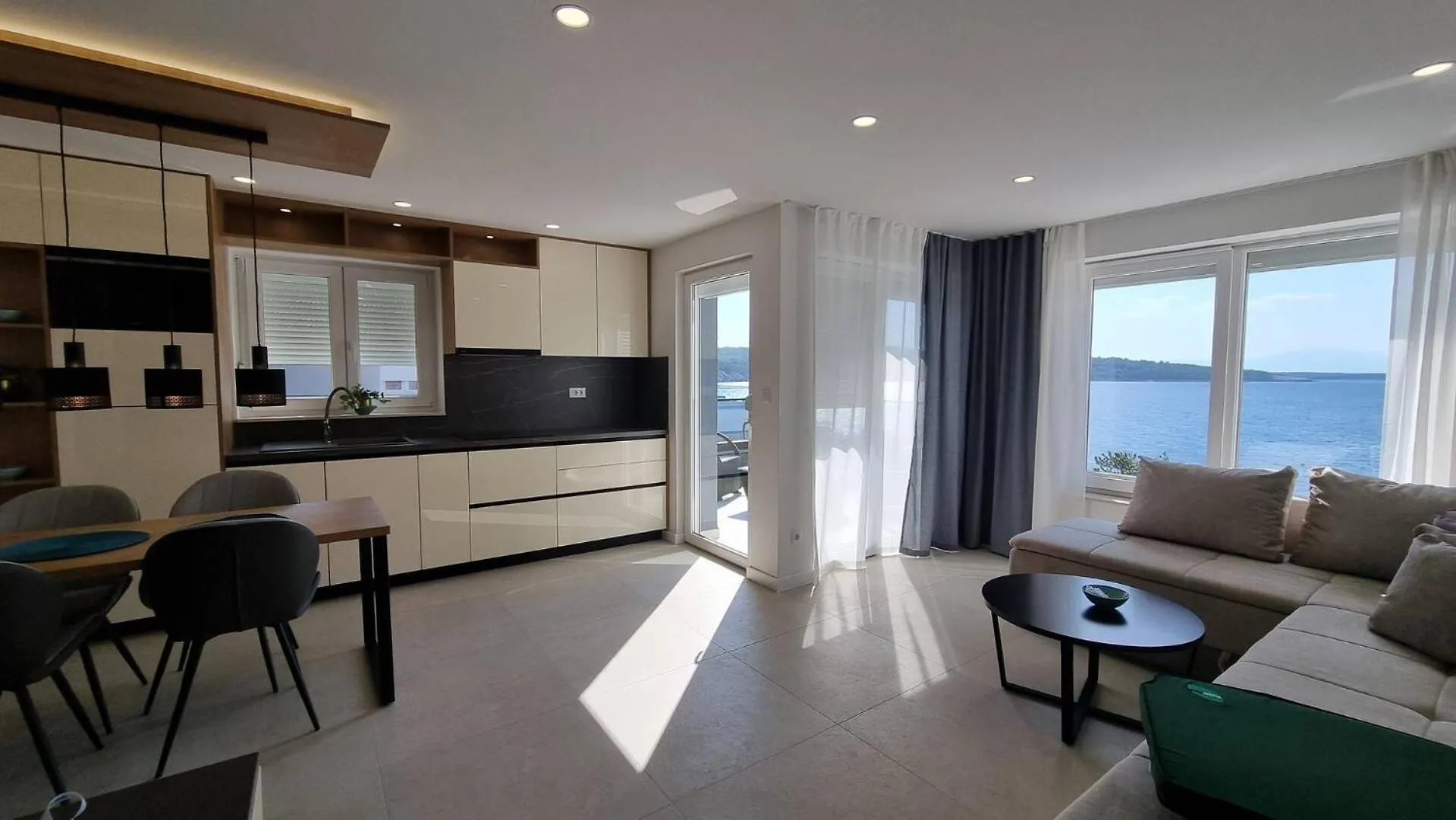 Villas Punta Silo - Luxury Apartments With Pool 5*, Silo (Krk) Croatia