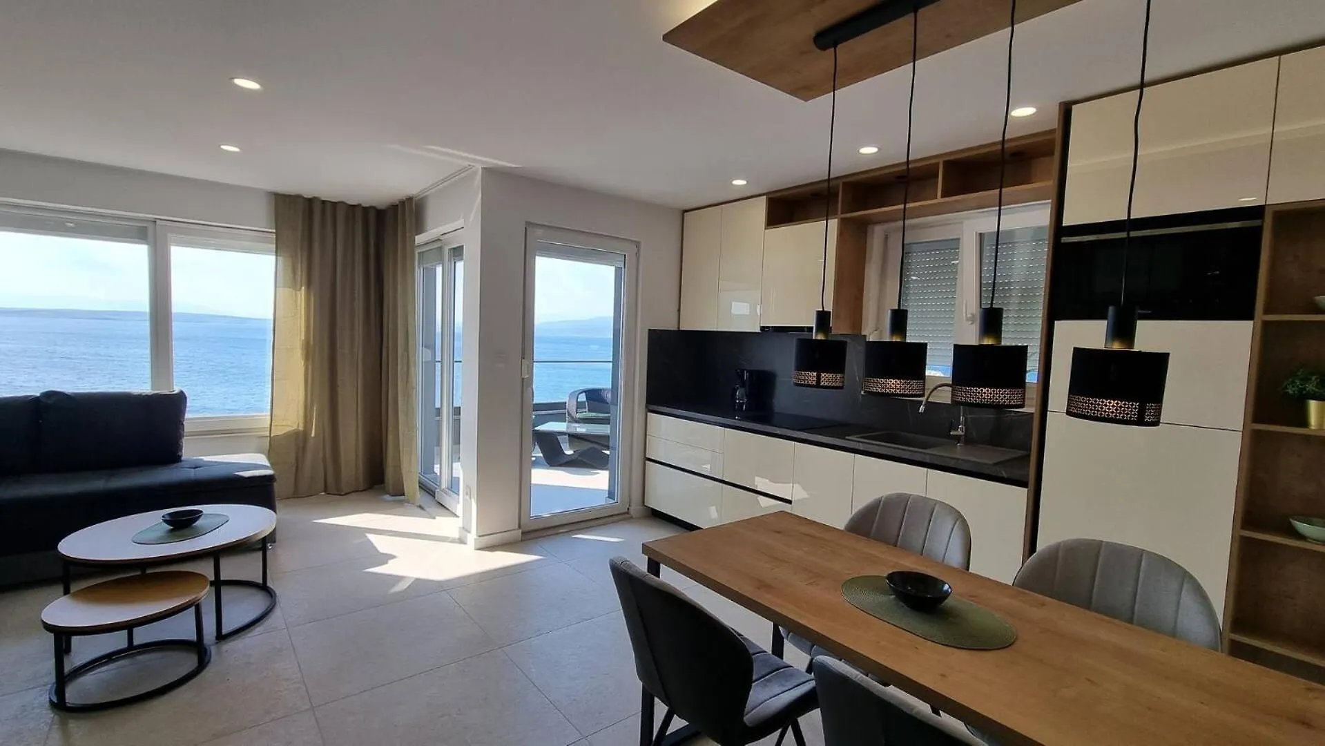 Villas Punta Silo - Luxury Apartments With Pool Vendégház