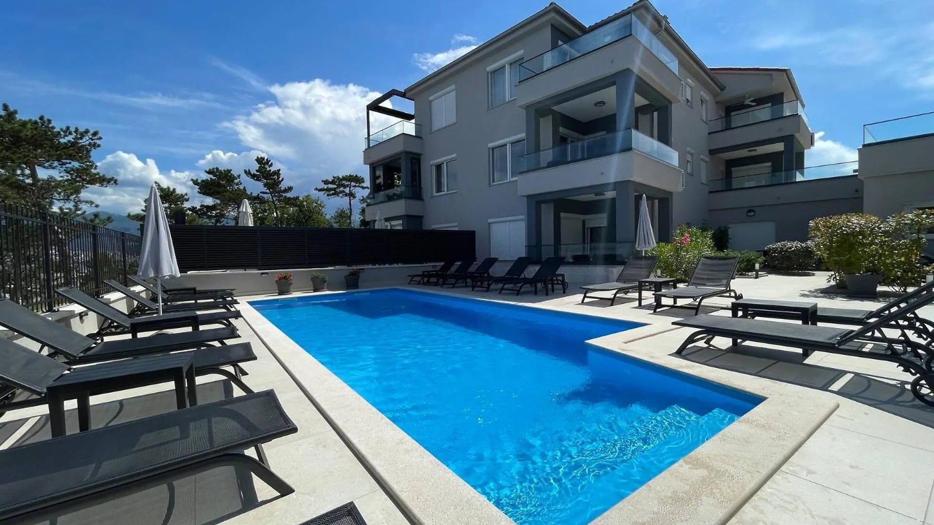 Villas Punta Silo - Luxury Apartments With Pool