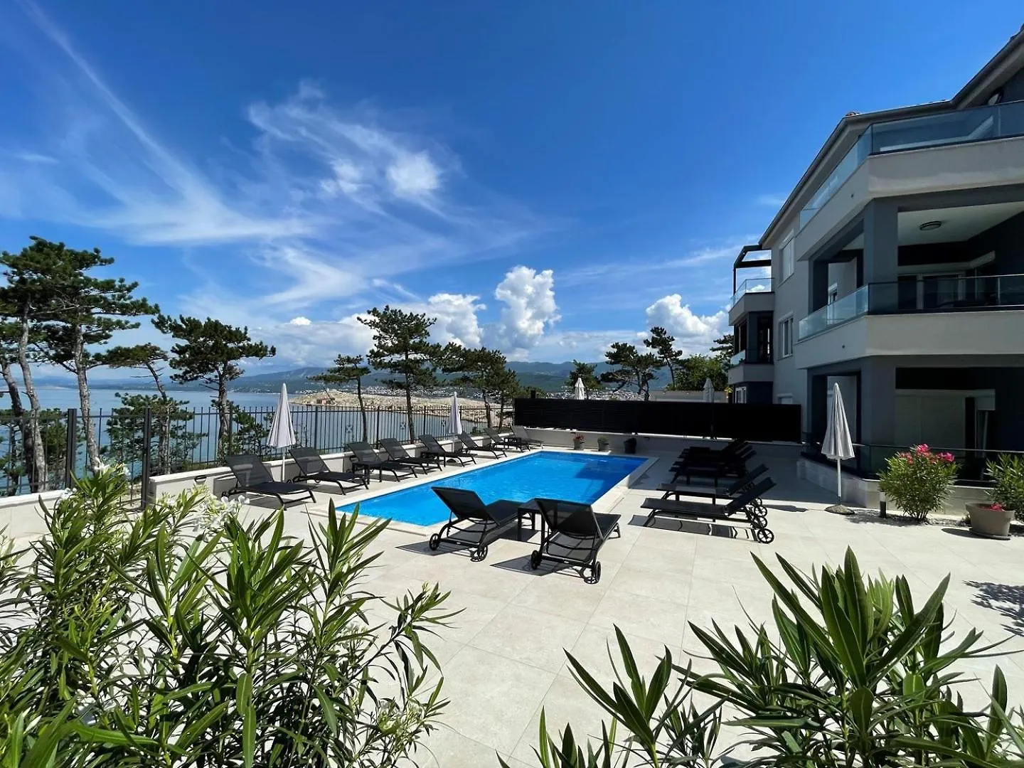 Villas Punta Silo - Luxury Apartments With Pool