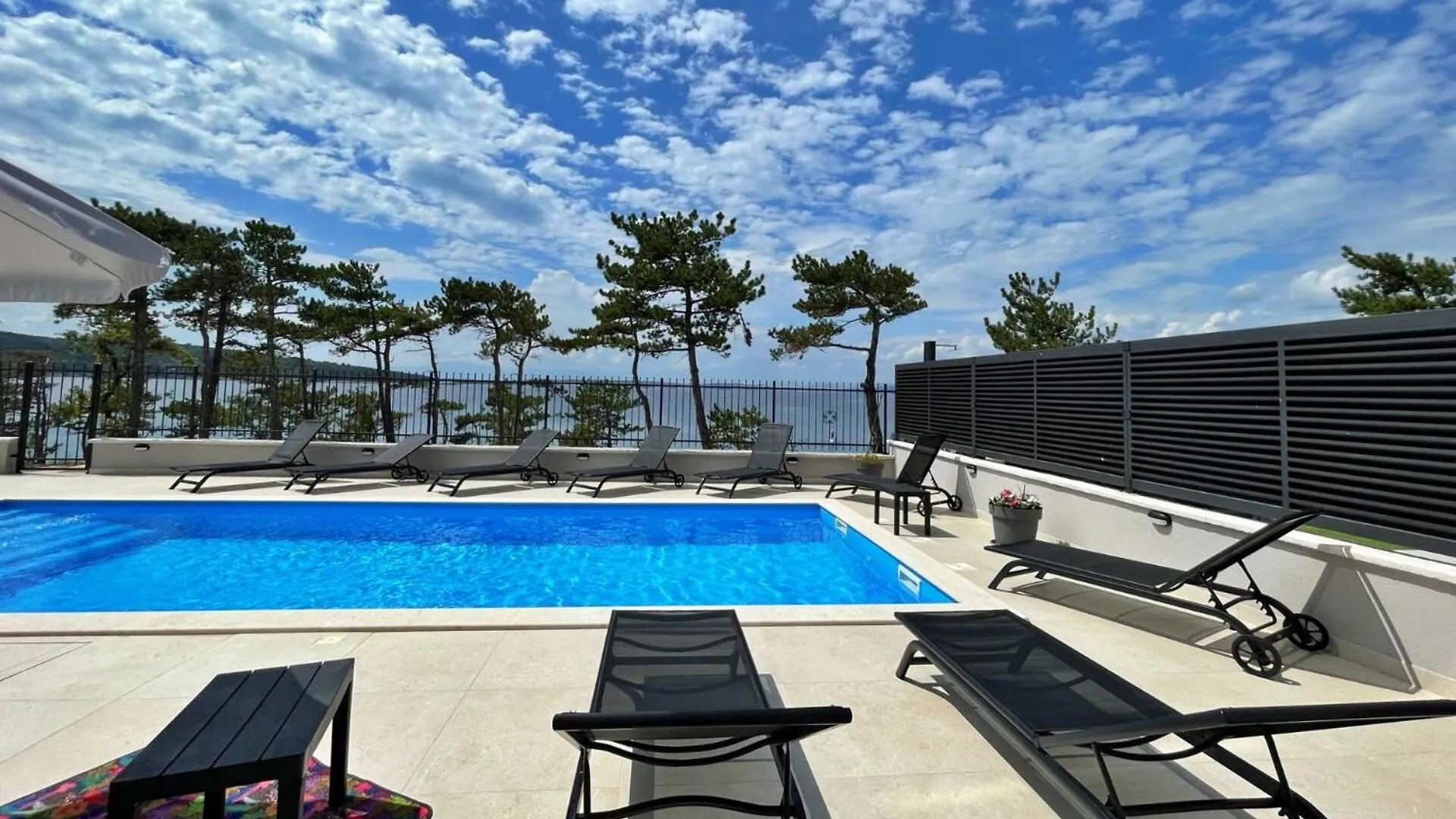 Villas Punta Silo - Luxury Apartments With Pool Silo (Krk)