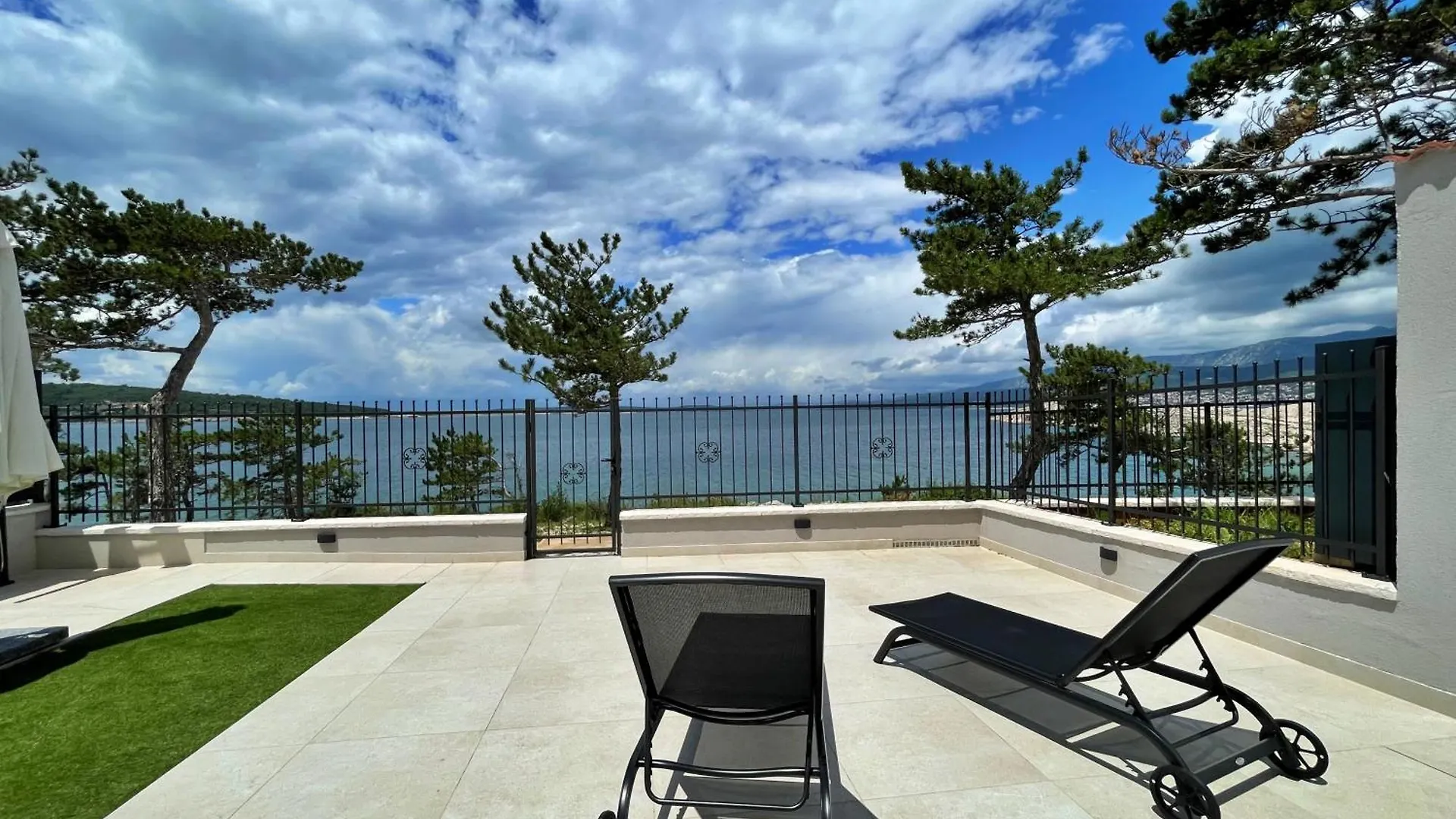 Guest house Villas Punta Silo - Luxury Apartments With Pool